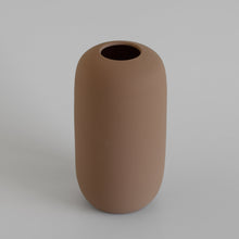 Load image into Gallery viewer, The Dune vase large, brown

