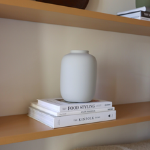 Lade das Bild in den Galerie-Viewer, The Cloud Vase gross
