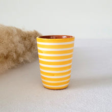 Lade das Bild in den Galerie-Viewer, Espressobecher geringelt gelb
