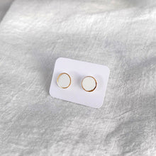 Load image into Gallery viewer, Ceramic earrings mini white gold
