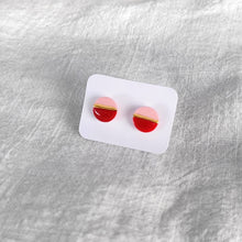 Lade das Bild in den Galerie-Viewer, Keramik-Ohrringe mini blush rot gold
