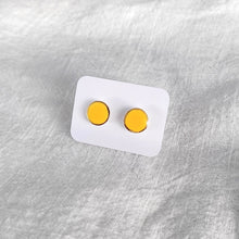 Load image into Gallery viewer, Ceramic earrings mini yellow gold
