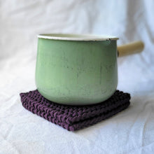 Load image into Gallery viewer, Pot holder, set of 2, aubergine
