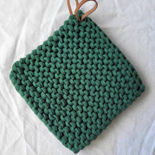 Load image into Gallery viewer, Pot holders, set of 2, forest green
