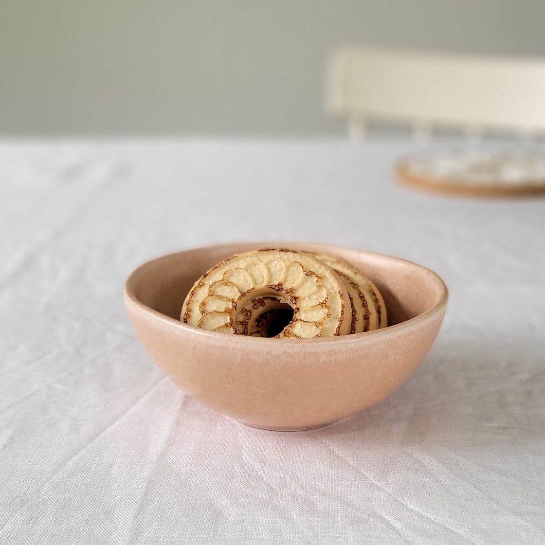 Oval dip bowl small matt pink