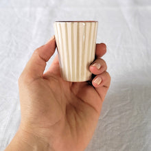 Lade das Bild in den Galerie-Viewer, Espressobecher gestreift sage
