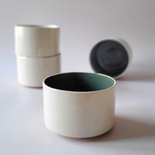 Lade das Bild in den Galerie-Viewer, Kaffeebecher oliv
