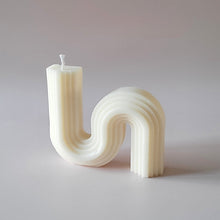 Load image into Gallery viewer, Swirl candle made of soy wax cream
