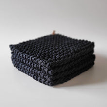 Lade das Bild in den Galerie-Viewer, Potholder, 2er Set, schwarz
