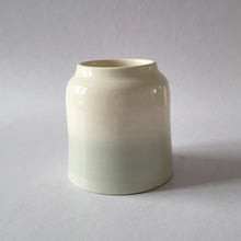 Charger l&#39;image dans la galerie, alma barru mini vase sage ombre 
