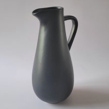 Load image into Gallery viewer, Large black carafe 1.6 l
