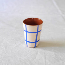 Lade das Bild in den Galerie-Viewer, Espressobecher kariert blau
