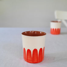 Load image into Gallery viewer, Coffee mug columns red
