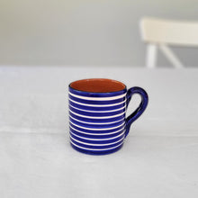 Lade das Bild in den Galerie-Viewer, Tasse hoch geringelt marineblau
