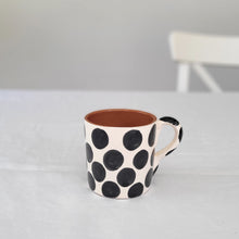 Load image into Gallery viewer, Cup dots black
