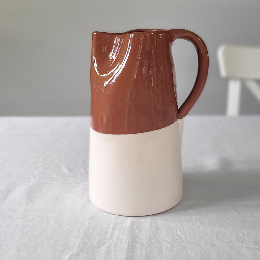 Maxi jug 1.5 l half white clay