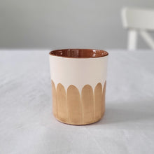 Load image into Gallery viewer, Kaffeebecher Säulen beige
