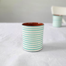 Load image into Gallery viewer, Kaffeebecher geringelt mint
