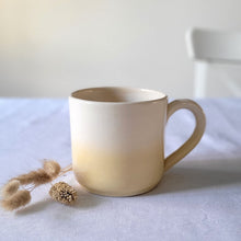 Charger l&#39;image dans la galerie, alma barru Tasse pale yellow

