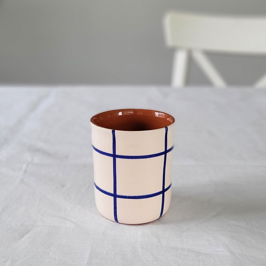 Coffee mug checked navy blue