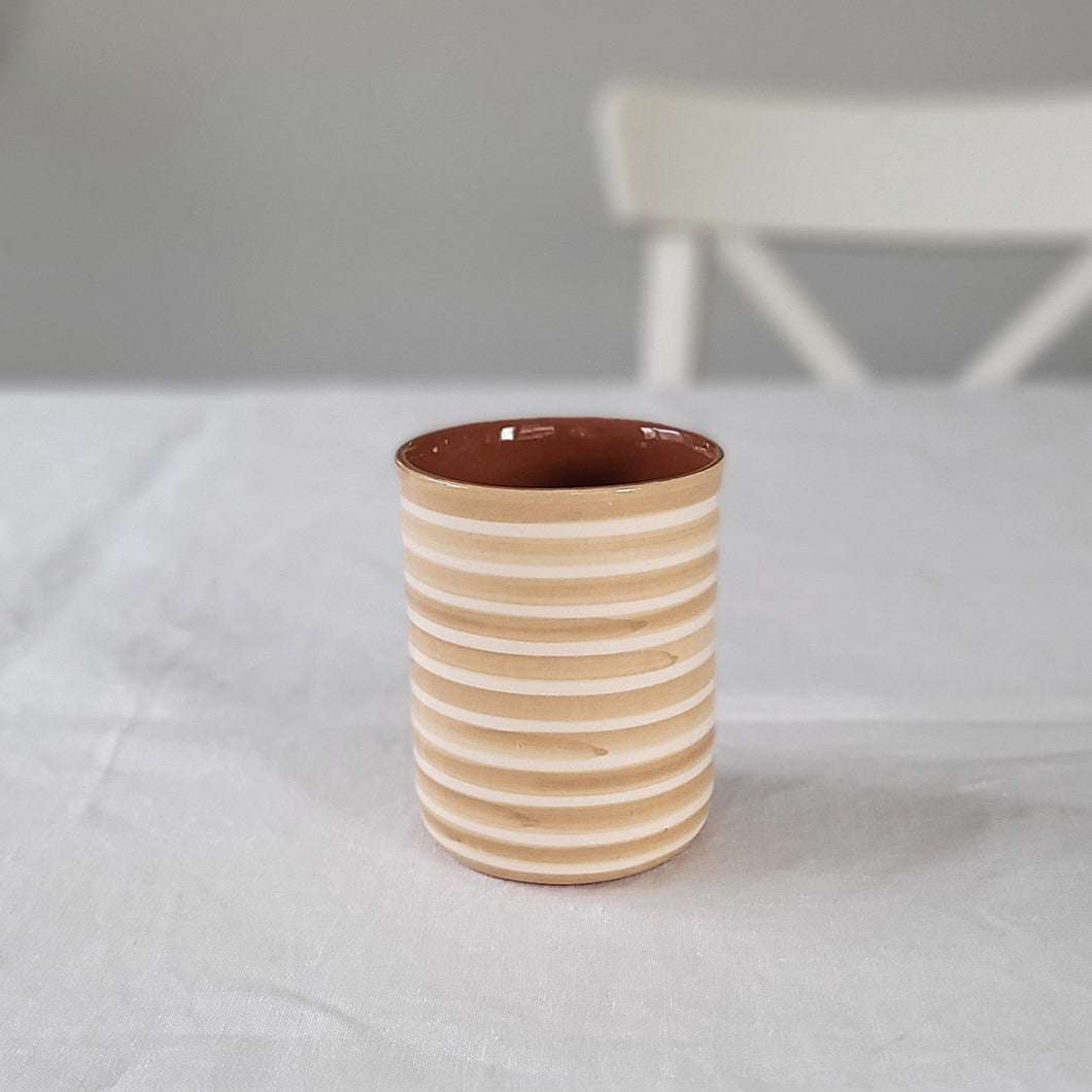 Coffee mug with stripes beige