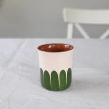 Load image into Gallery viewer, Coffee mug columns green

