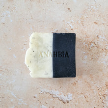 Charger l&#39;image dans la galerie, Savon artisanal, graines de pavot &amp; citron vert
