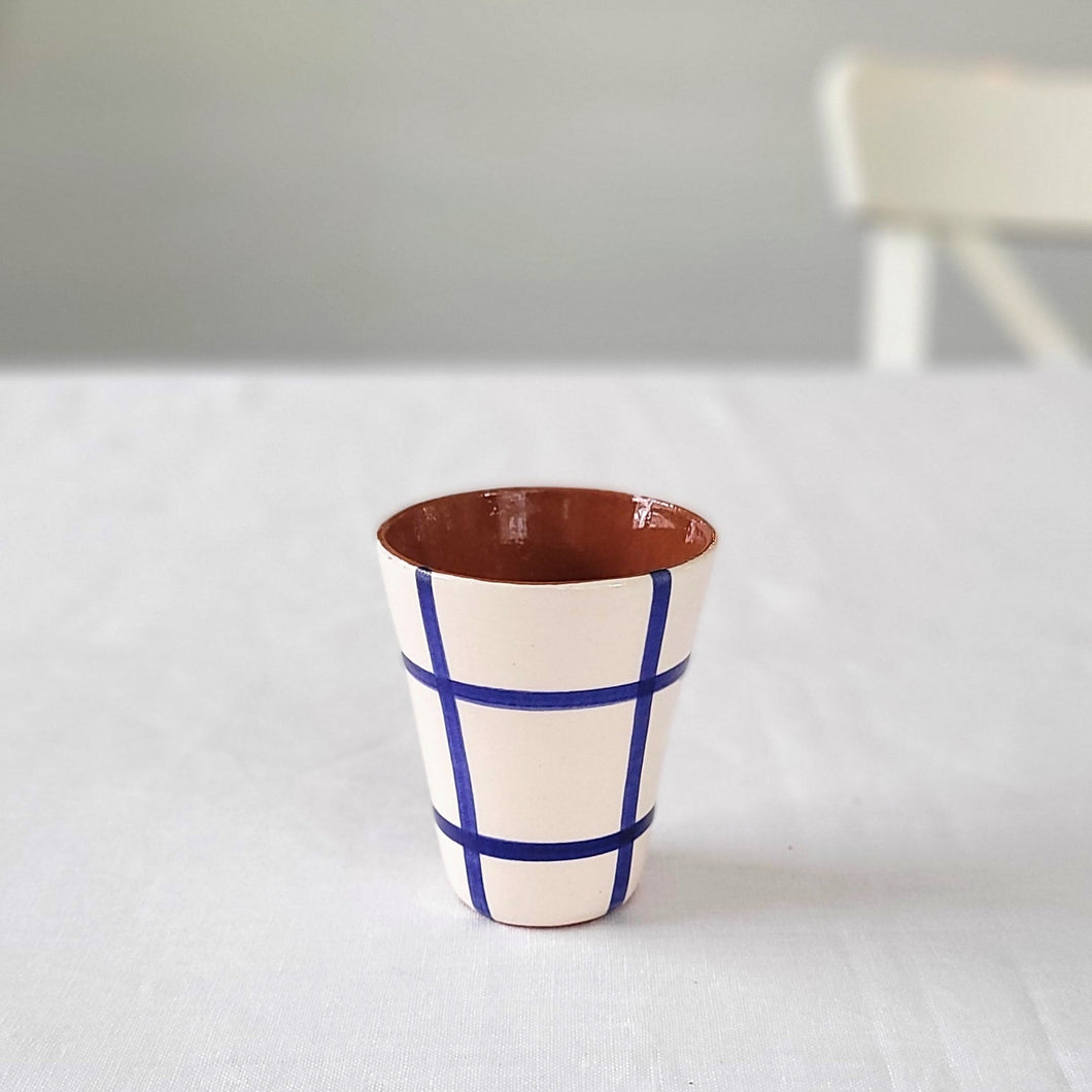 Tasse à expresso à carreaux bleu marine