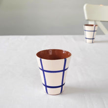 Lade das Bild in den Galerie-Viewer, Espressobecher kariert marineblau
