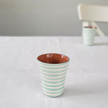Lade das Bild in den Galerie-Viewer, Espressobecher geringelt mint
