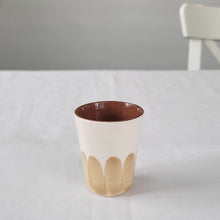 Lade das Bild in den Galerie-Viewer, Espressobecher Säulen beige
