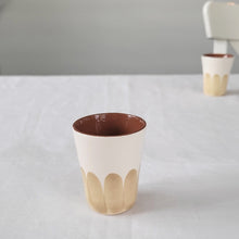 Lade das Bild in den Galerie-Viewer, Espressobecher Säulen beige
