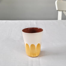 Lade das Bild in den Galerie-Viewer, Espressobecher Säulen ocker
