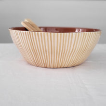 Lade das Bild in den Galerie-Viewer, Salatschüssel gestreift beige
