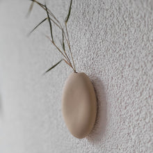 Load image into Gallery viewer, Organic wall vase made of porcelain small beige

