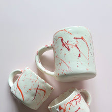 Charger l&#39;image dans la galerie, Grande tasse Artsy Shades of Pink
