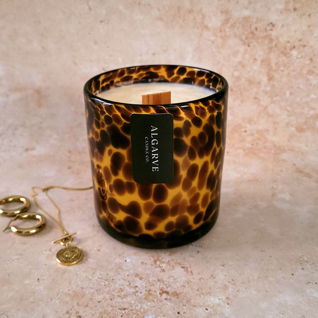Bougie parfumée luxueuse à base de cire de soja, d'ambre et d'orange