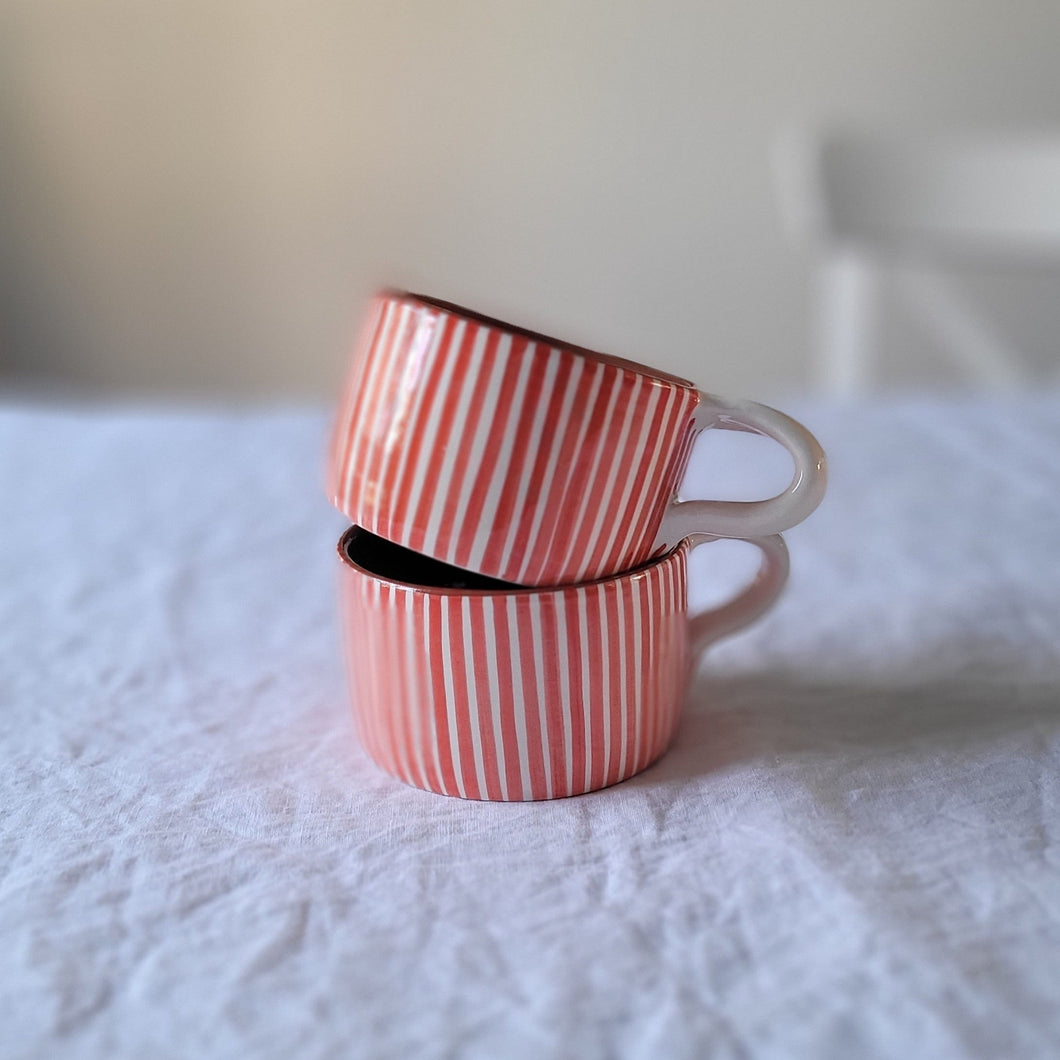 Tasse breit gestreift rot – alma barru