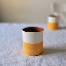 Lade das Bild in den Galerie-Viewer, Kaffeebecher halb tangerine

