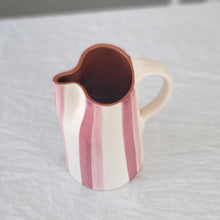 Load image into Gallery viewer, Maxi jug 1.5 l striped two-tone pink
