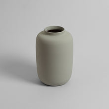 Lade das Bild in den Galerie-Viewer, The Cloud Vase gross
