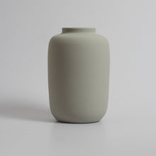 Lade das Bild in den Galerie-Viewer, The Cloud Vase gross
