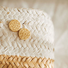 Charger l&#39;image dans la galerie, Boucles d&#39;oreilles céramique Dafné moutarde
