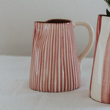 Load image into Gallery viewer, Pitcher 0.6 l striped pink
