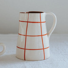 Load image into Gallery viewer, Pitcher 1 l checkered red

