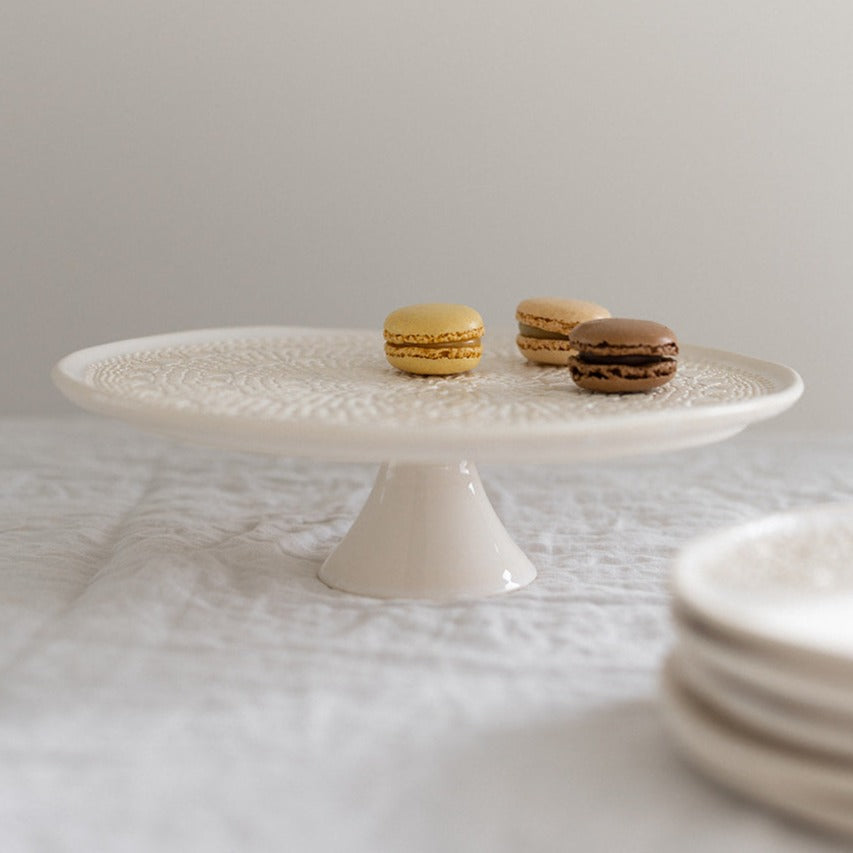 Kuchenplatte weiss mit Spitzenrelief