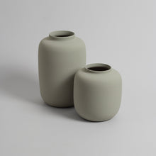 Lade das Bild in den Galerie-Viewer, The Cloud Vase klein
