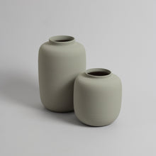Lade das Bild in den Galerie-Viewer, The Cloud Vase gross
