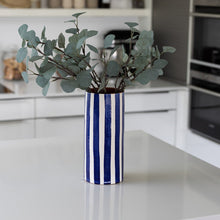 Charger l&#39;image dans la galerie, Vase rayé bleu
