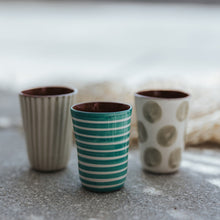 Lade das Bild in den Galerie-Viewer, Espressobecher Punkte sage
